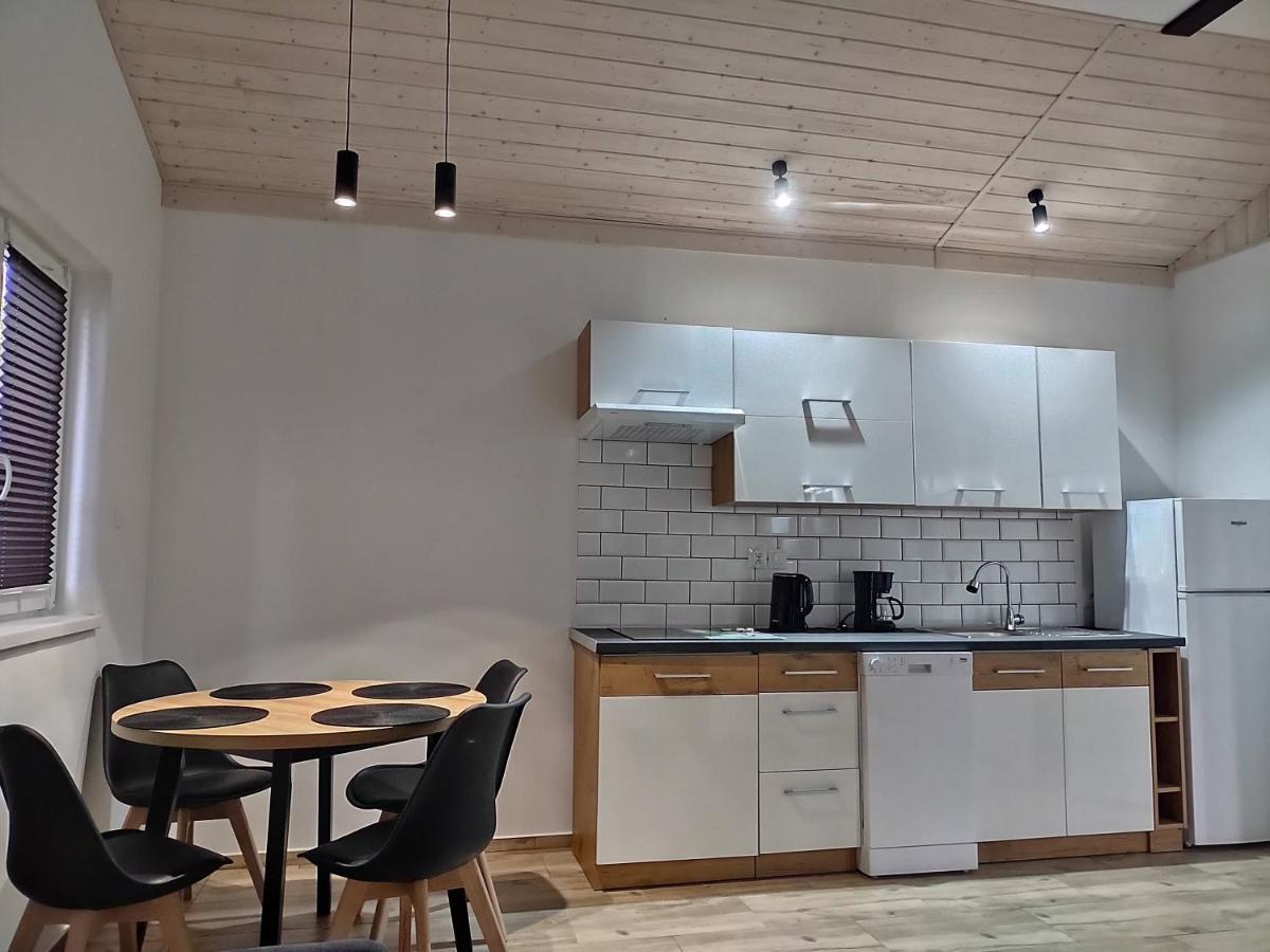 Domek Parterowy Apartamentowy Ostoja เรวัล ภายนอก รูปภาพ